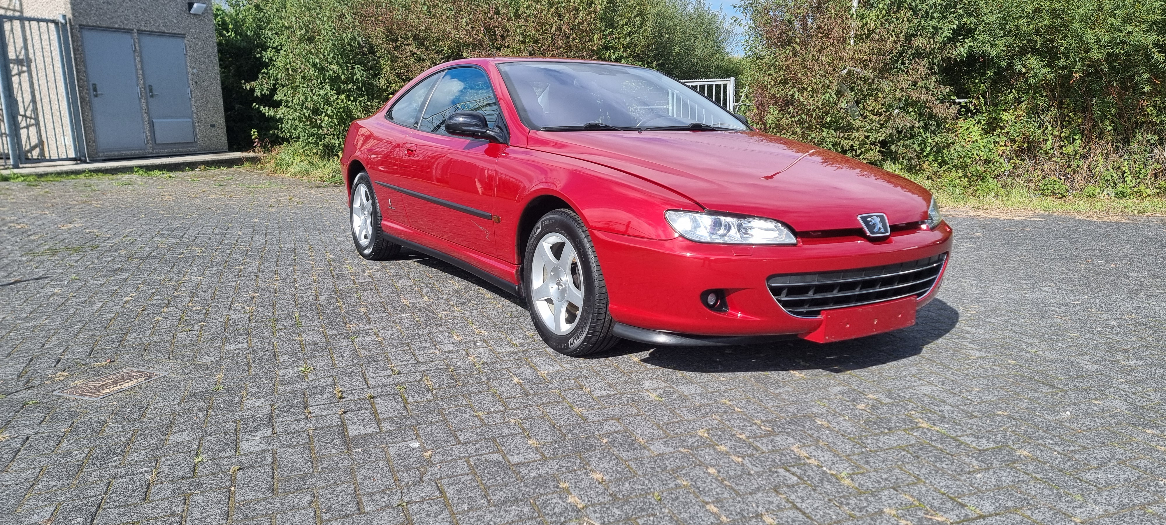 Rode Peugeot na exterieur detailing bij Poetsgoeroe